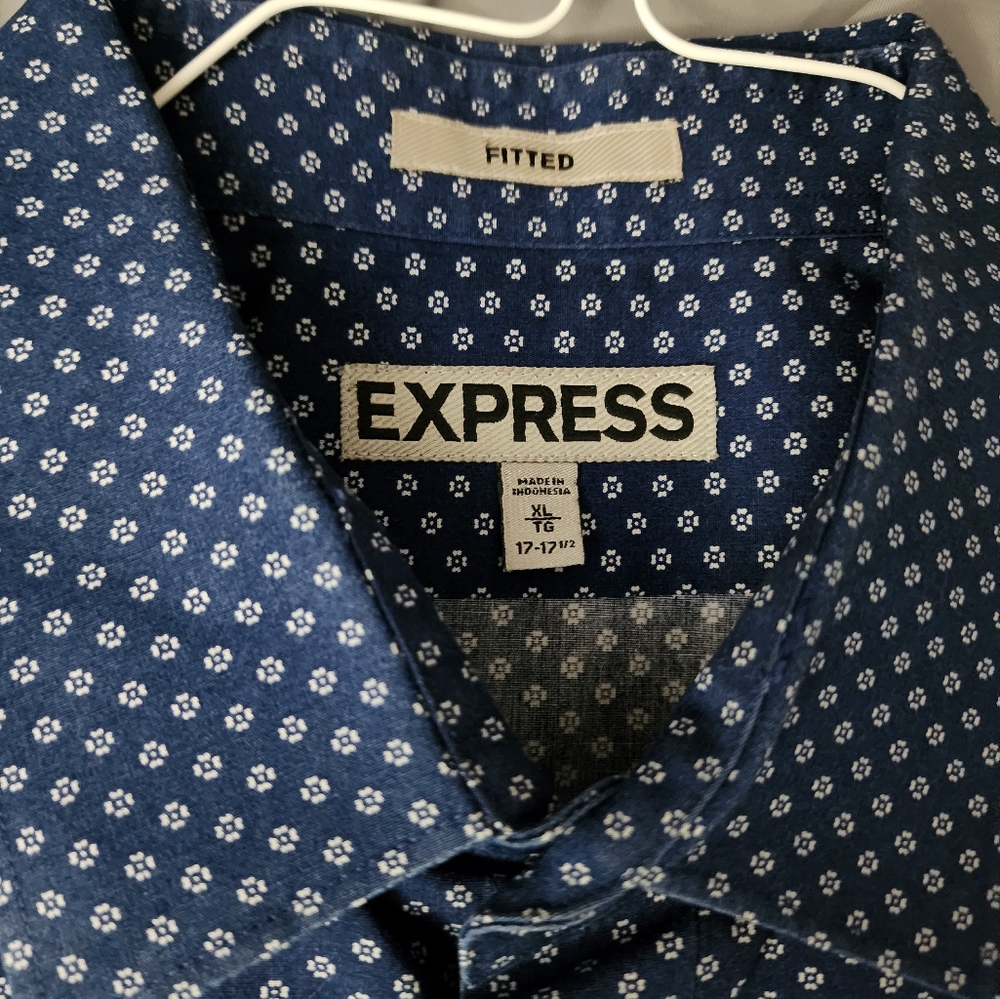 Express Fitted XL 17.5 Flower Geometric Design Dress Shirt